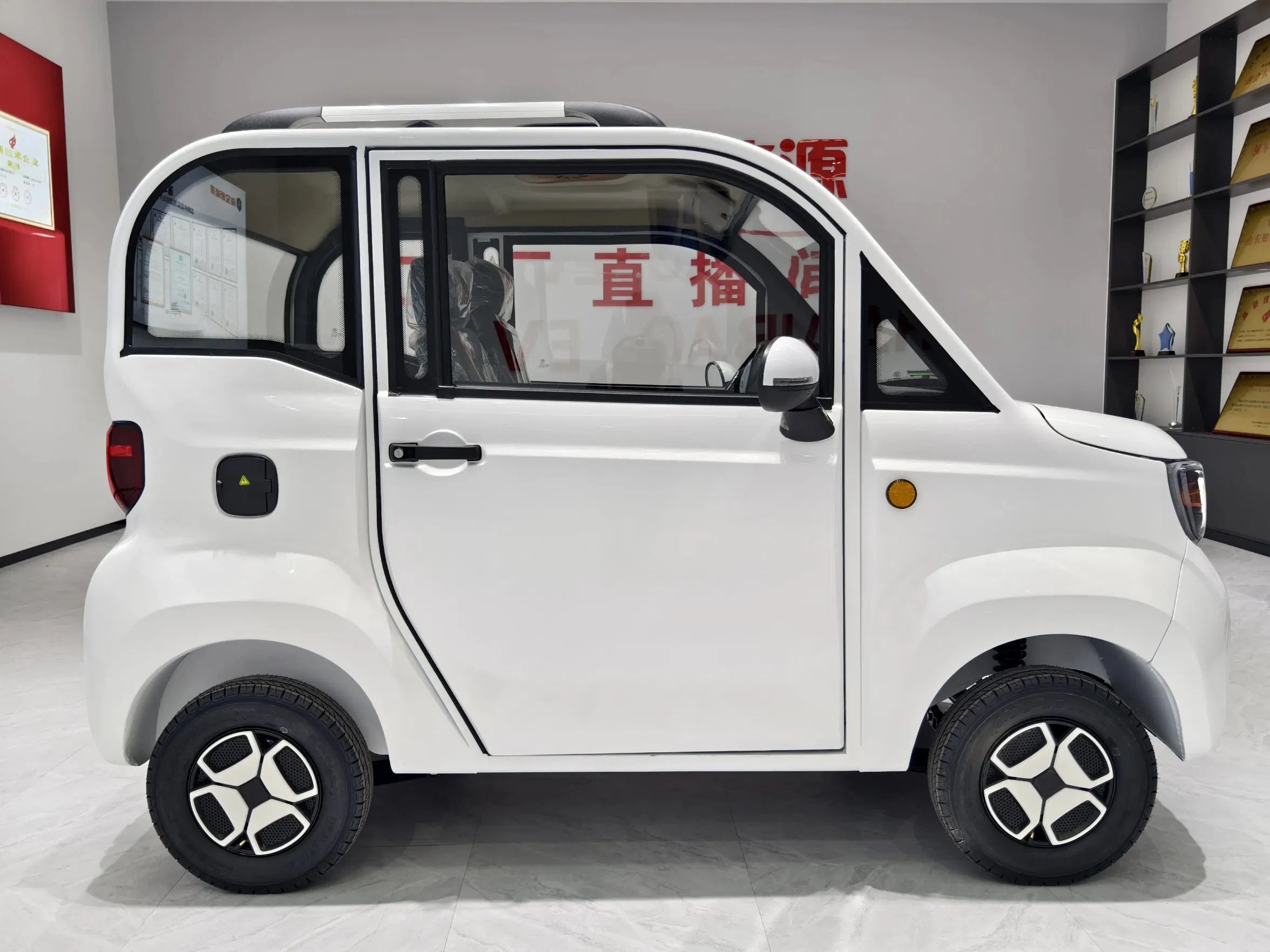 Electric Bike/Tricycle/Car, 2000W-5000W, 60/72V, for Riding Electrombile and Commuting Electric Bicycle or Cargo Transportation Electric Vehicle